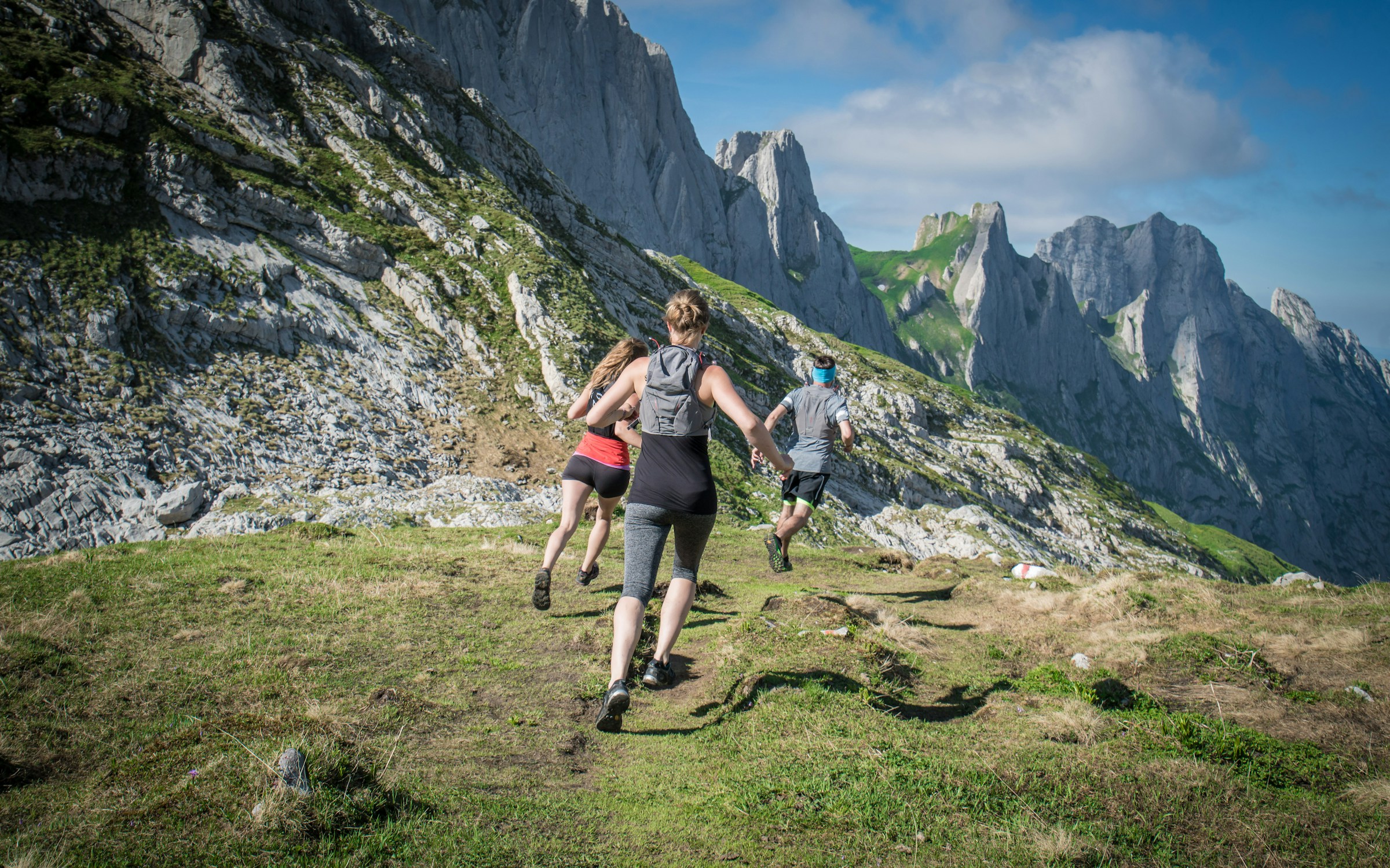 Comprehensive ultra-trail preparation guide